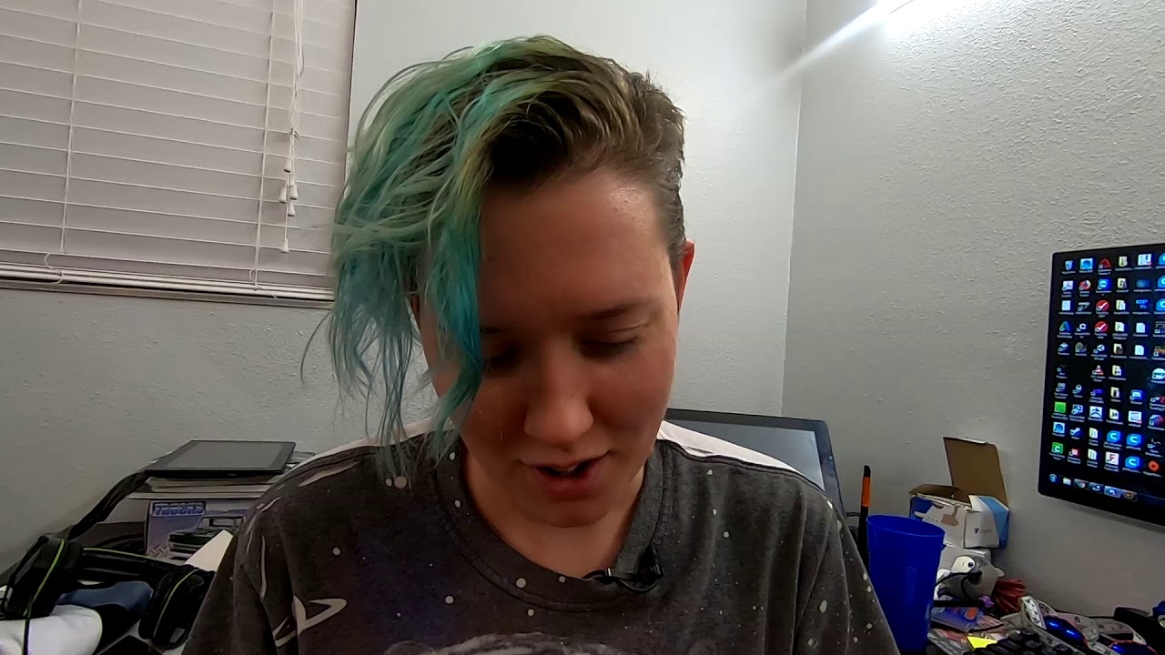 Unboxing with Adrianna - i don't do drugs
