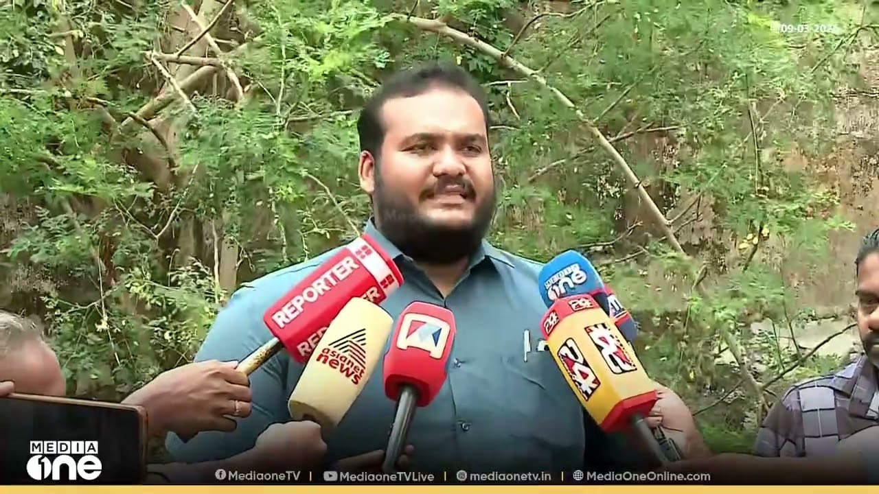 'ഉത്സവപ്പറമ്പാണോ പൊലീസുകാർ വന്ന് കാഴ്ചകണ്ട് പോകാൻ..?'