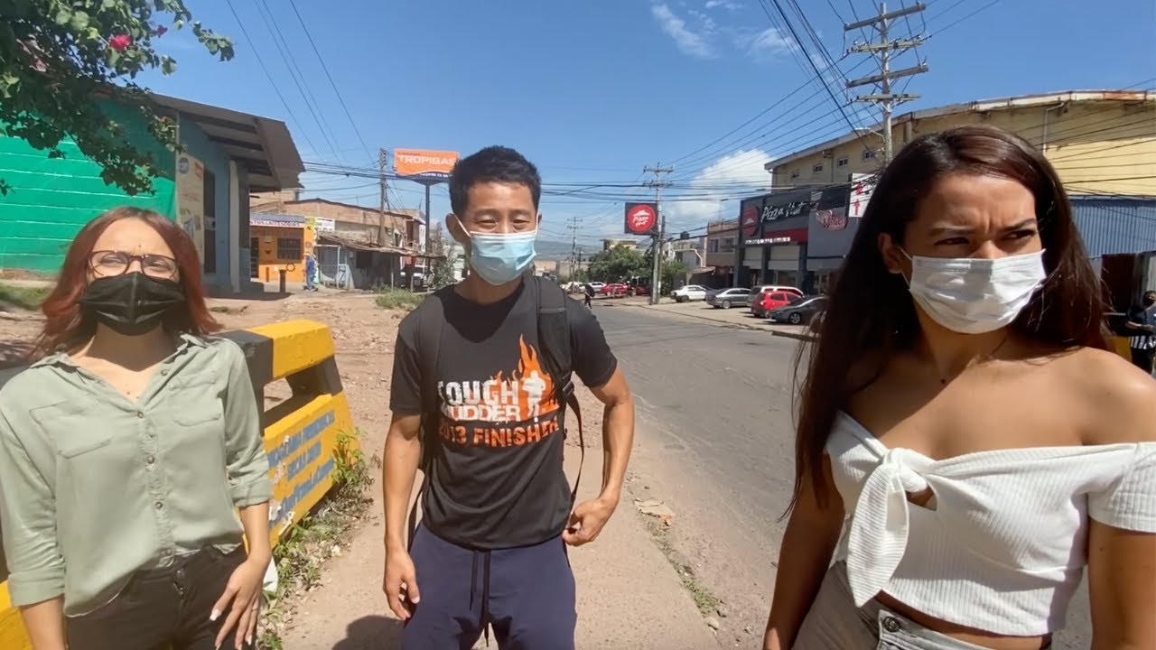 Honduran girls take me into their neighborhood in Tegucigalpa | Barrio San Miguel 🇭🇳