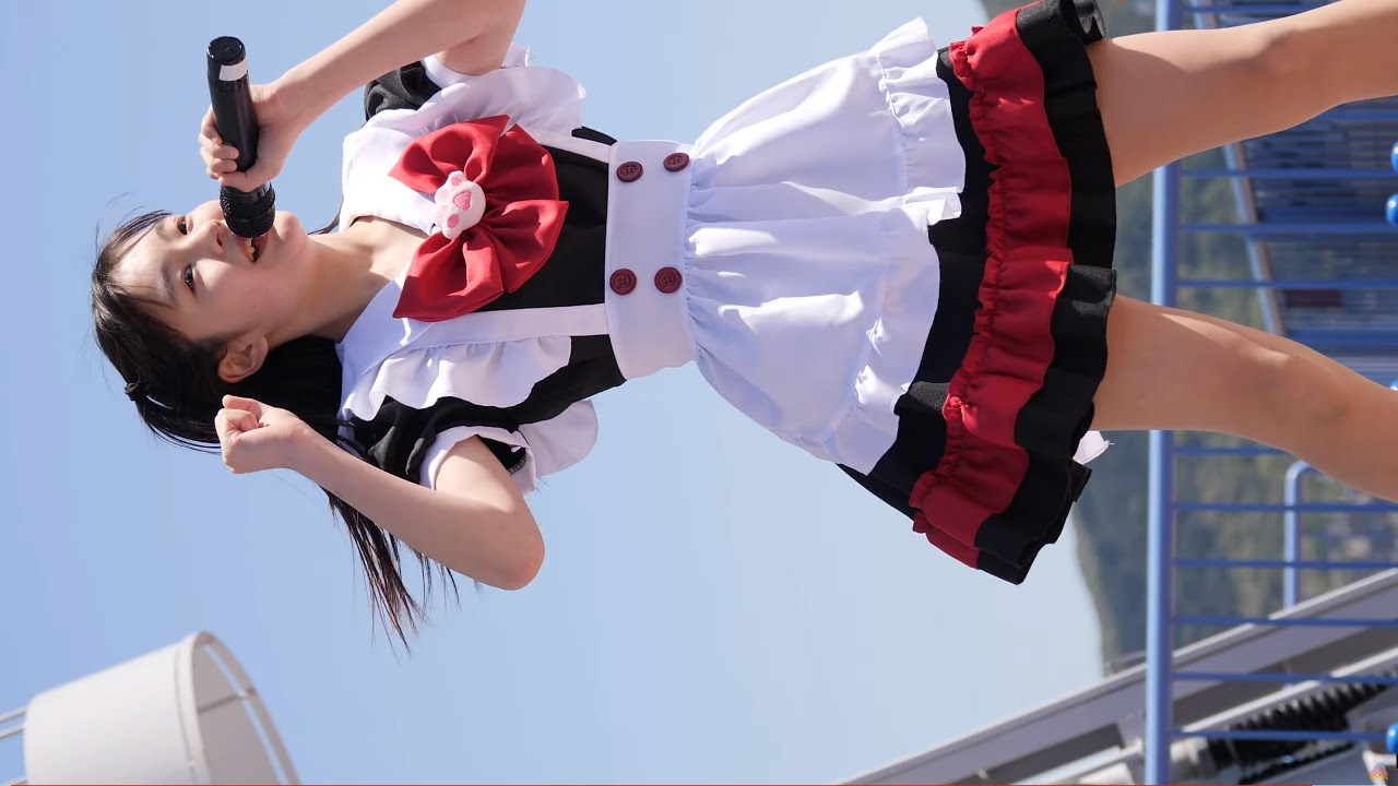 りあ ( SPATIOKIDS ) [推しカメラ] 温泉サンバ  (4K/60P はい！からっと横丁でGO!GO!GO! メイド衣装 スパティオキッズ 縦動画 )