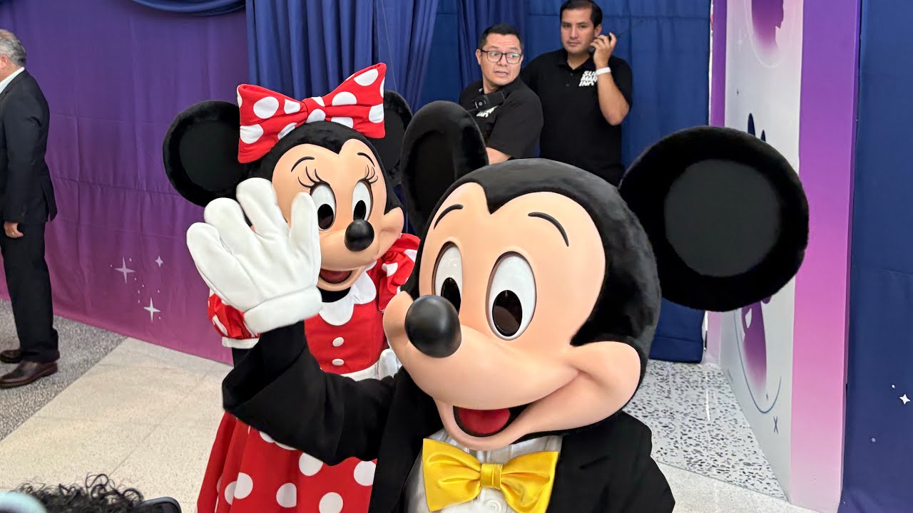 Recorrido Disney Store México Metepec inauguración #disneystoremexico #metepec 