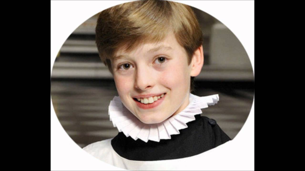 Laurence Kilsby (boy treble) sings When Soft Voices Die.wmv