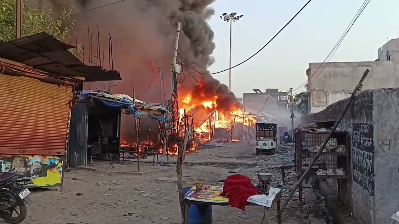 Fire In Vikas Nagar Lucknow #live #fire #vikas #nagar #lucknow