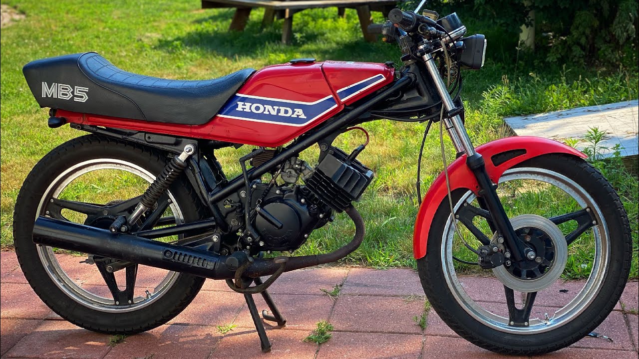 I bought Ari Henning's Honda MB5!!