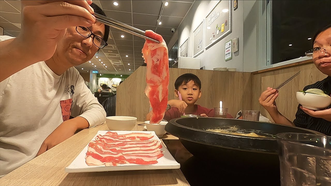 全家吃石二鍋一大鍋雪花牛456元..晚餐話家常