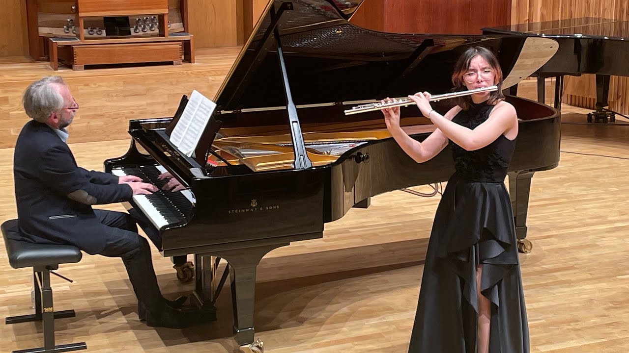 Francis Poulenc - Sonata for flute and piano ; Karolina Laskowska
