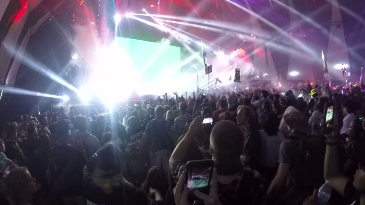 Virtual Riot b2b Barely Alive @ Lost Lands 2017