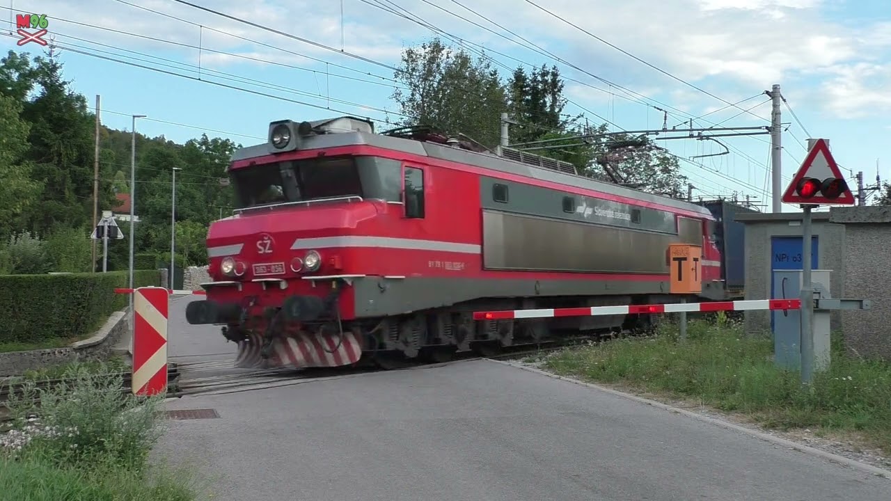 Železniški prehod Postojna (SLO) - 3.8.2024 / Železniční přejezd / Slovenian railroad crossing
