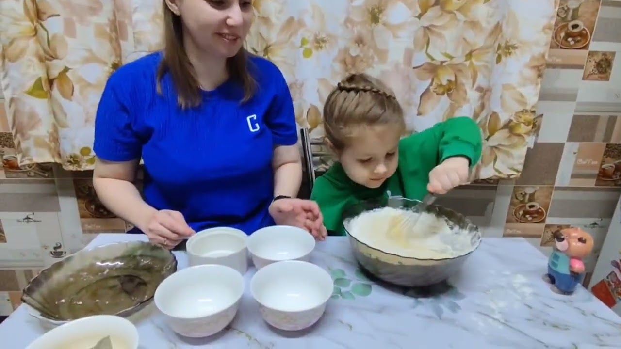 Готовим пирог. Шевелёва Валерия - 4 года