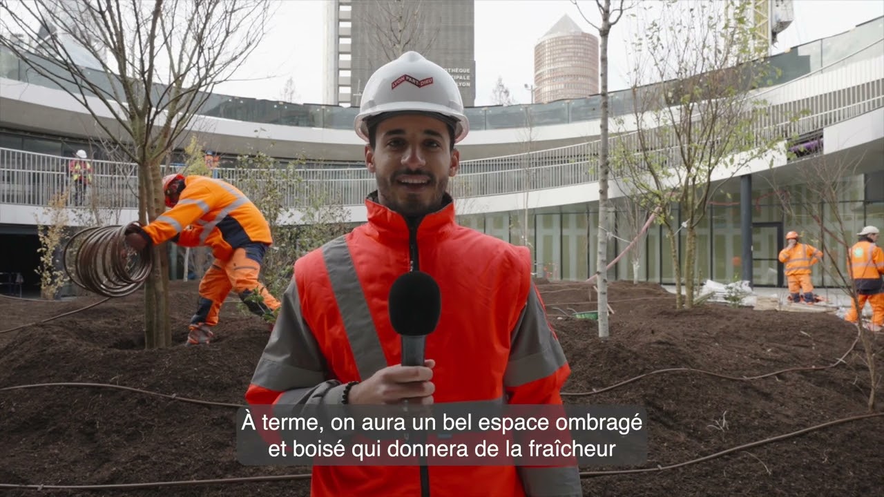 Visite guidée en avant-première du chantier de la place basse