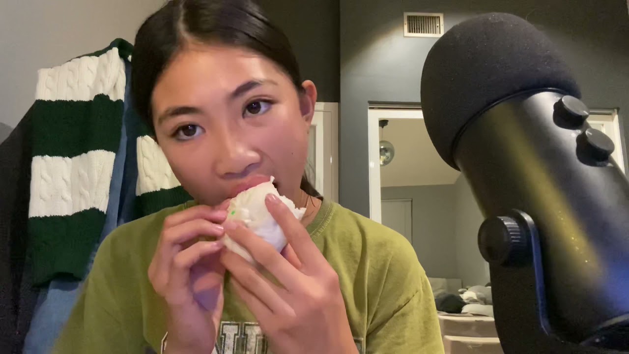 ASMR eating banh bao