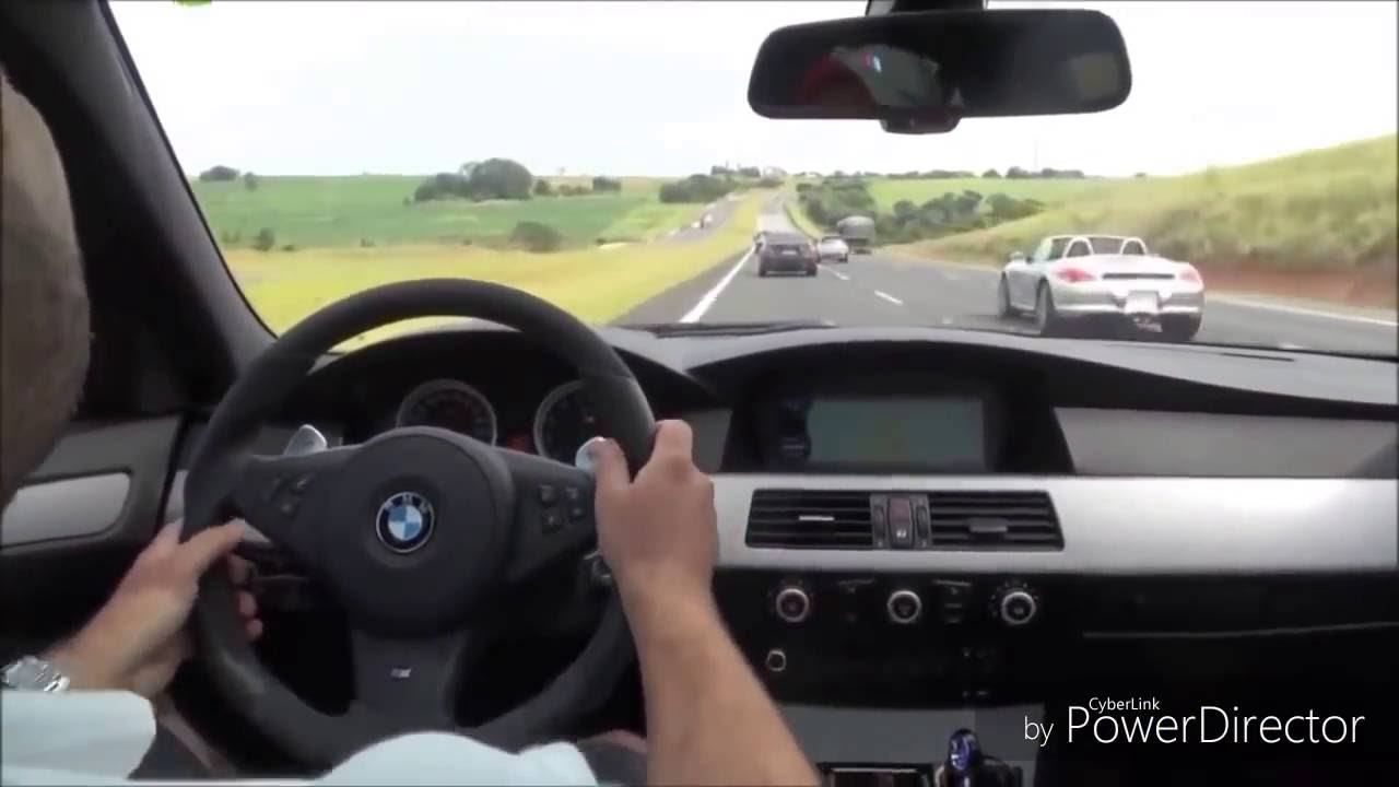 BMW M5 A 335 KM/H