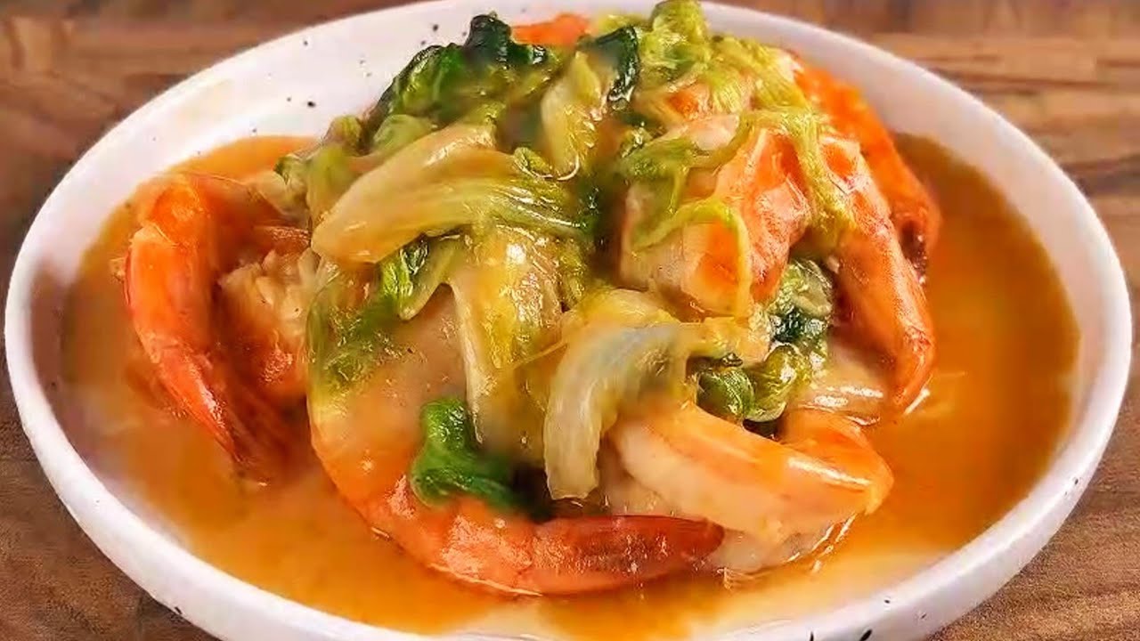 Delicious Stir Fried Shrimp and Napa Cabbage |  Easy Chinese Recipe