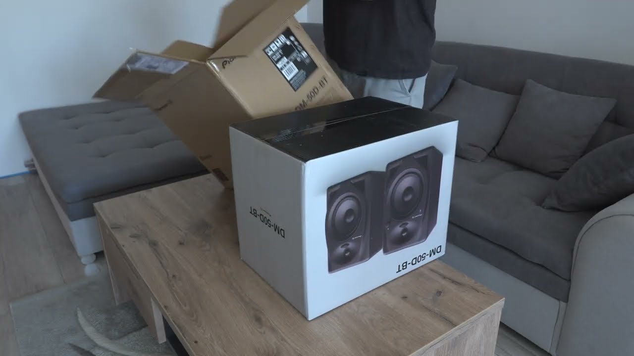 Pioneer DM 50 BT Unboxing and test music (No talking)