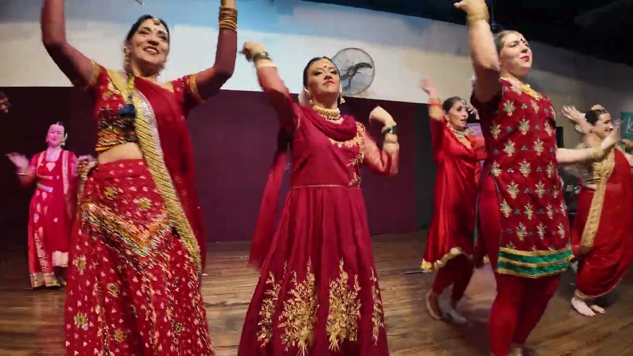 Dhindhora-Bollywood dance