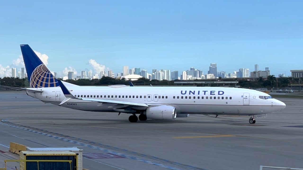 United Airlines [First Class] Boeing 737-800W, Miami MIA to Houston IAH Flight Report, 4K