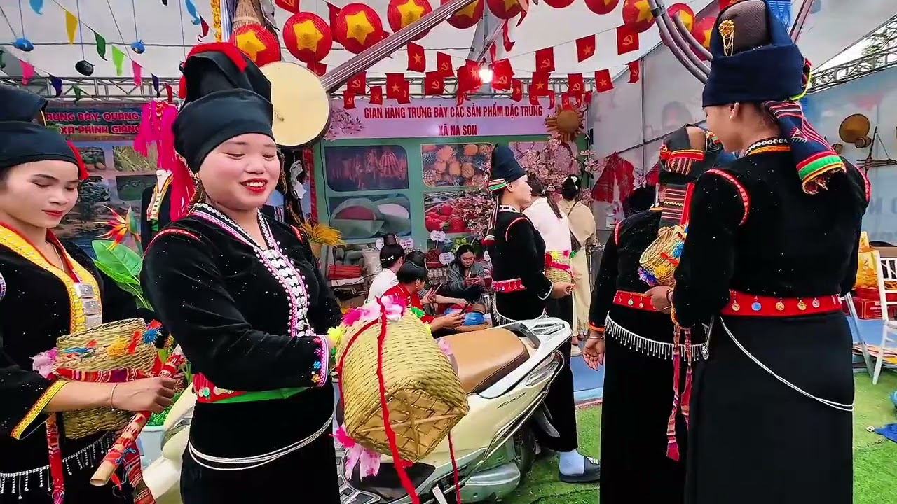 Lễ hội hoa ban Điện Biên phủ.