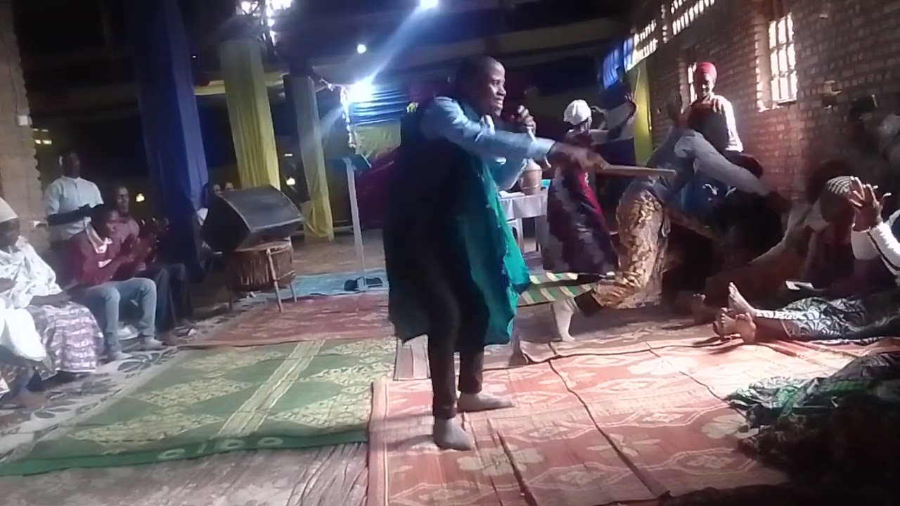 Ndufitu mubyeyi mwiza Kandi nu mugabo ukomeye cyane