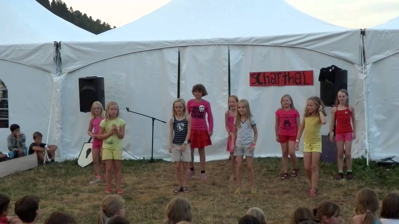 Chiro Sleidinge - Kampvuurnummertjes 2013 - Speelclubmeisjes