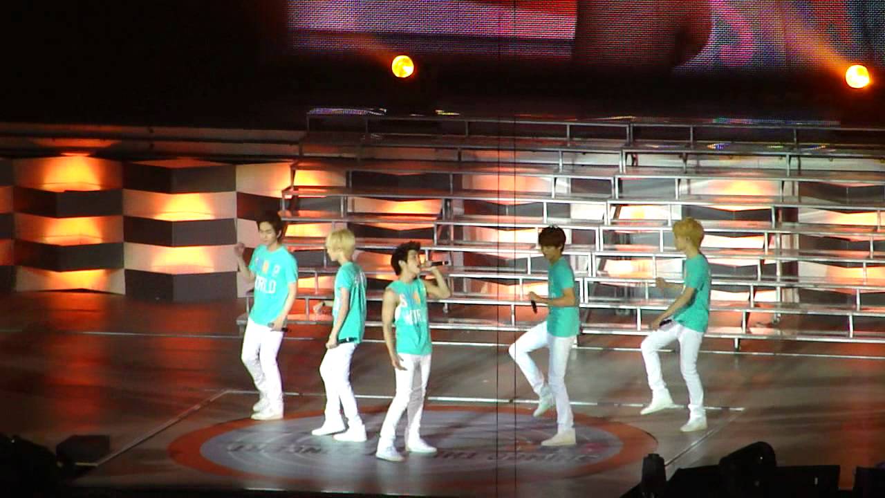 110910 SHINee World Concert SG - Jojo (27/29)