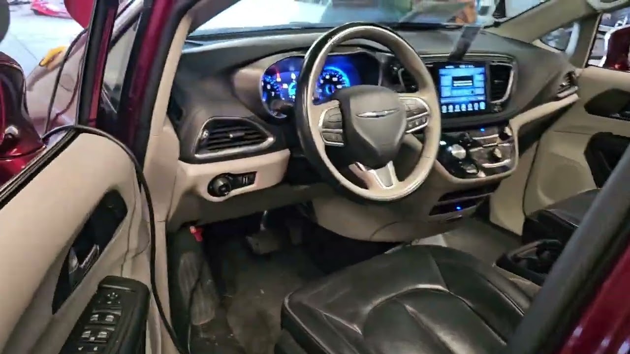 2017 CHRYSLER PACIFICA SE CALIENTA