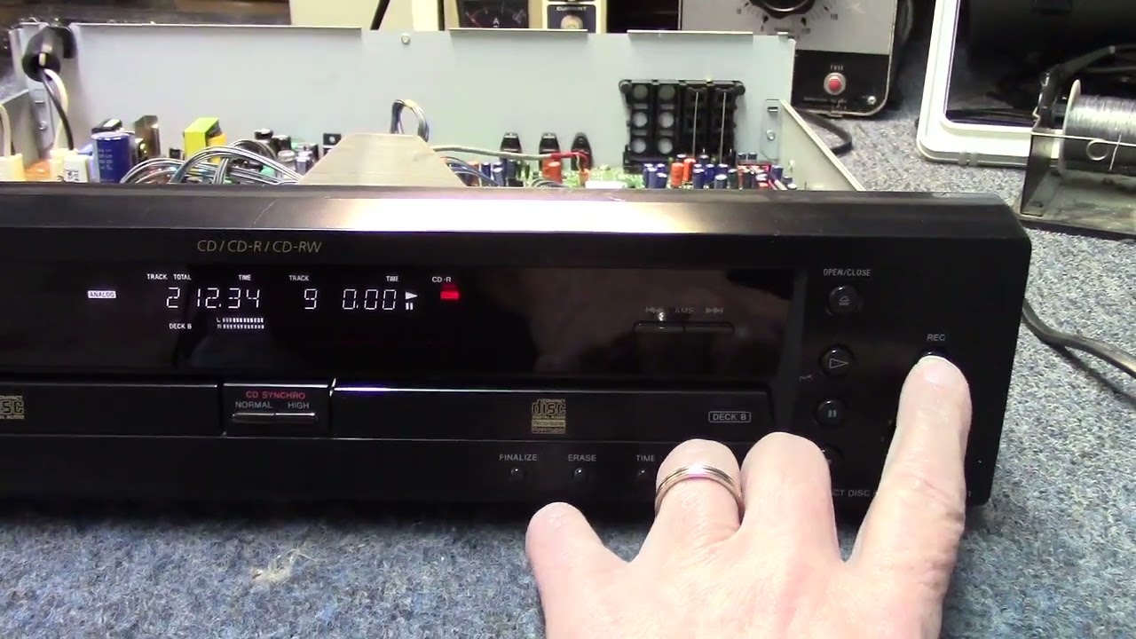 Sony RCD-W1 Compact Disc Recorder - quick look/demo