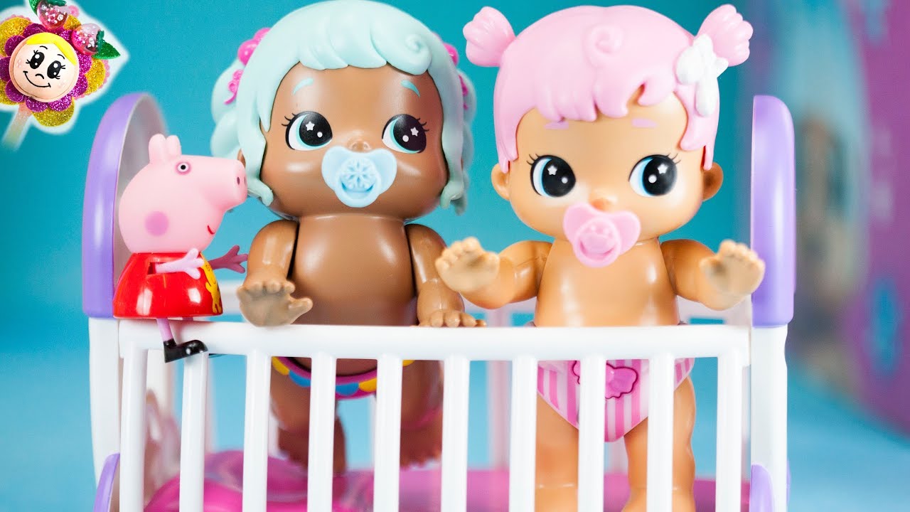 Aventure de PEPPA PIG ET PINYPON! 6 NOUVEAUX BÉBÉS TRÈS COQUINS! Pepa prend soin des bébés Bizzy