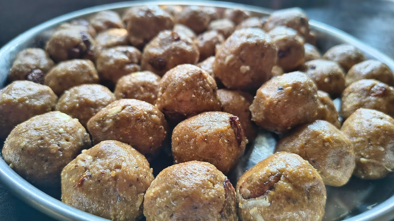 ड्राई फ्रूट के लड्डू बनाने की विधि 😋😋🌰🥰 आज हमने बनाए लड्डू 🥰😋😋
