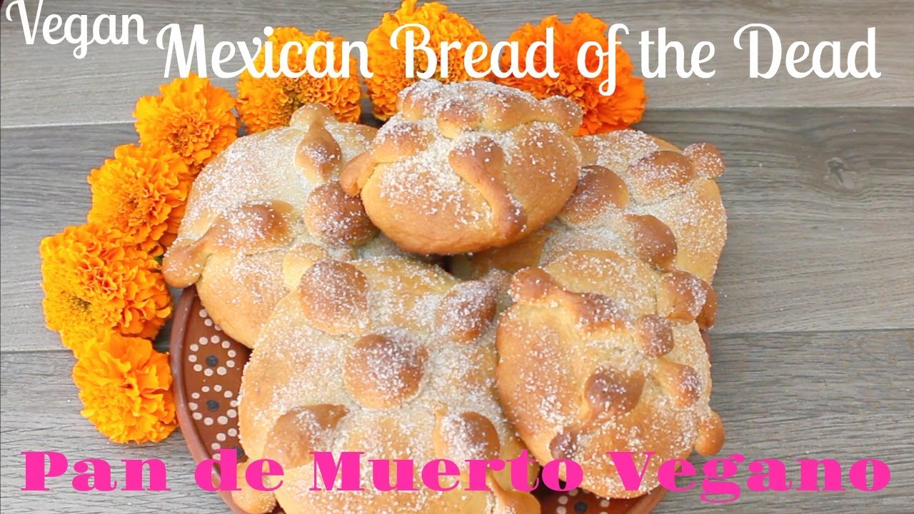 Vegan Mexican Bread of the Dead | Pan de Muerto vegano