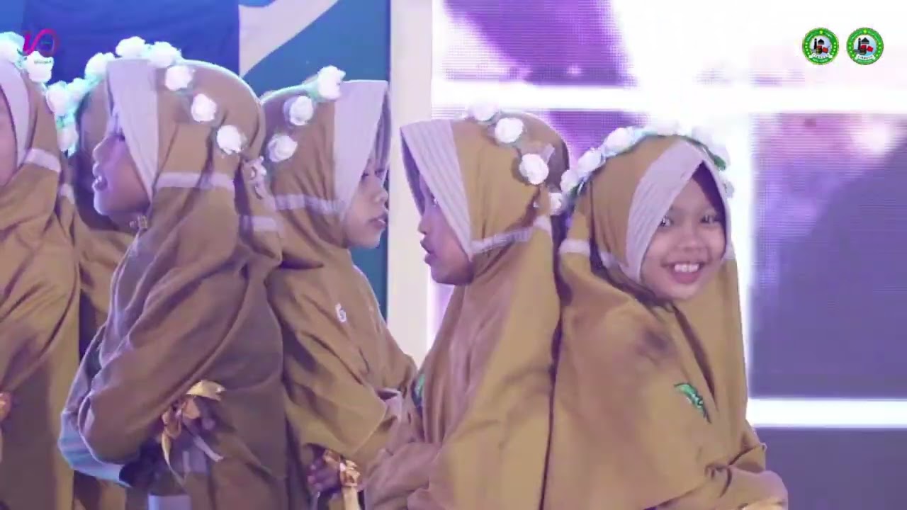 DARUSSAADAH LIRBOYO - Kami Bangga Jadi Santri