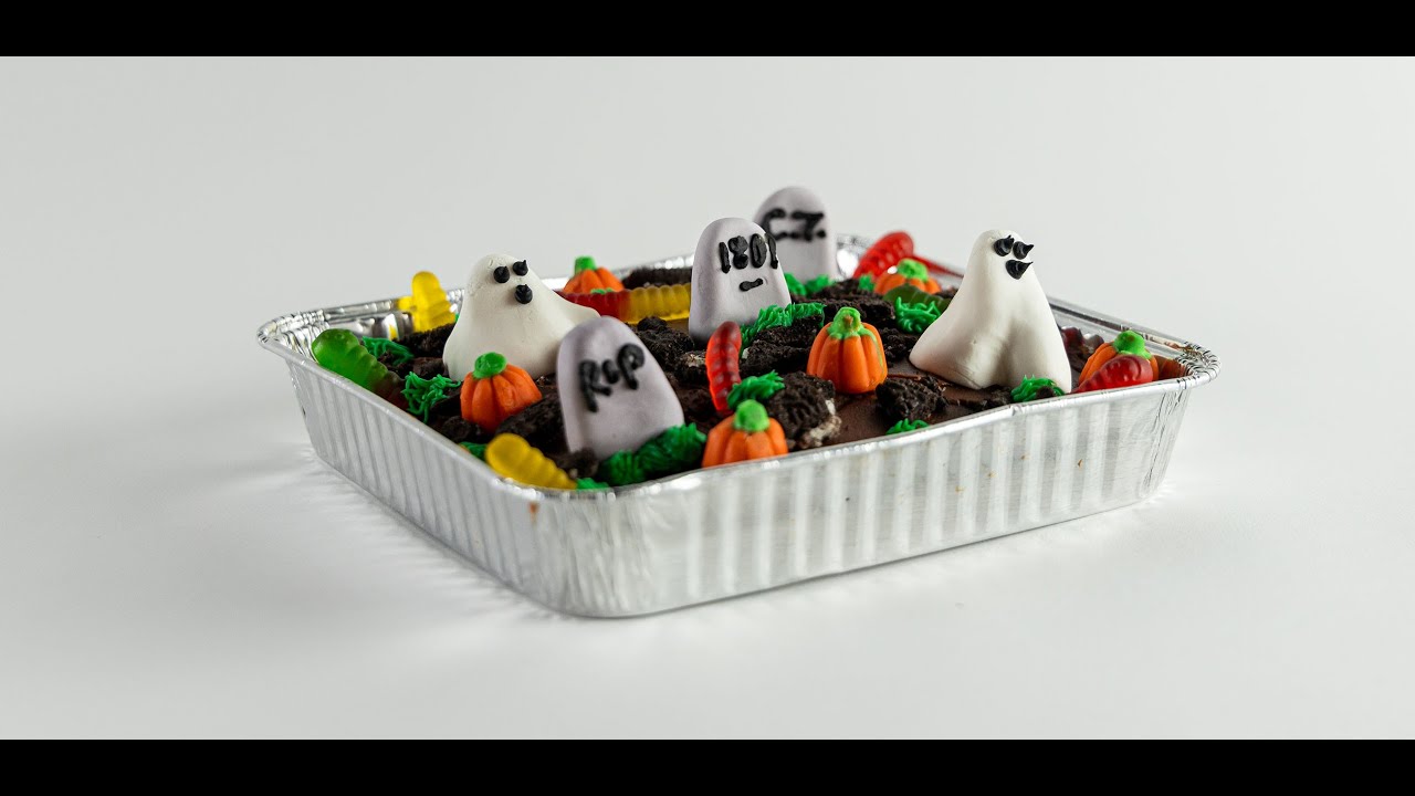 Graveyard Cake Kit