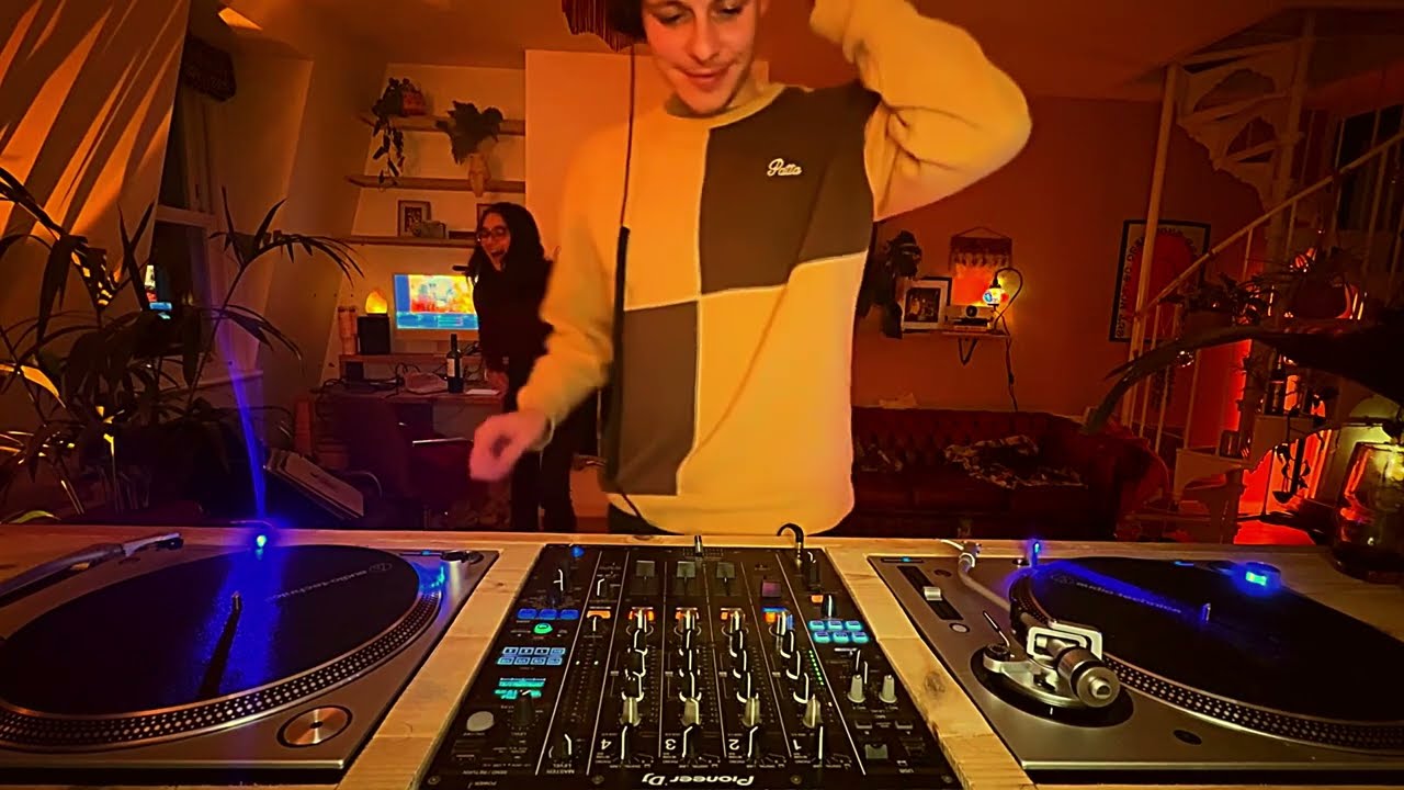 LOUNGE LAB | 001 - PENT 1