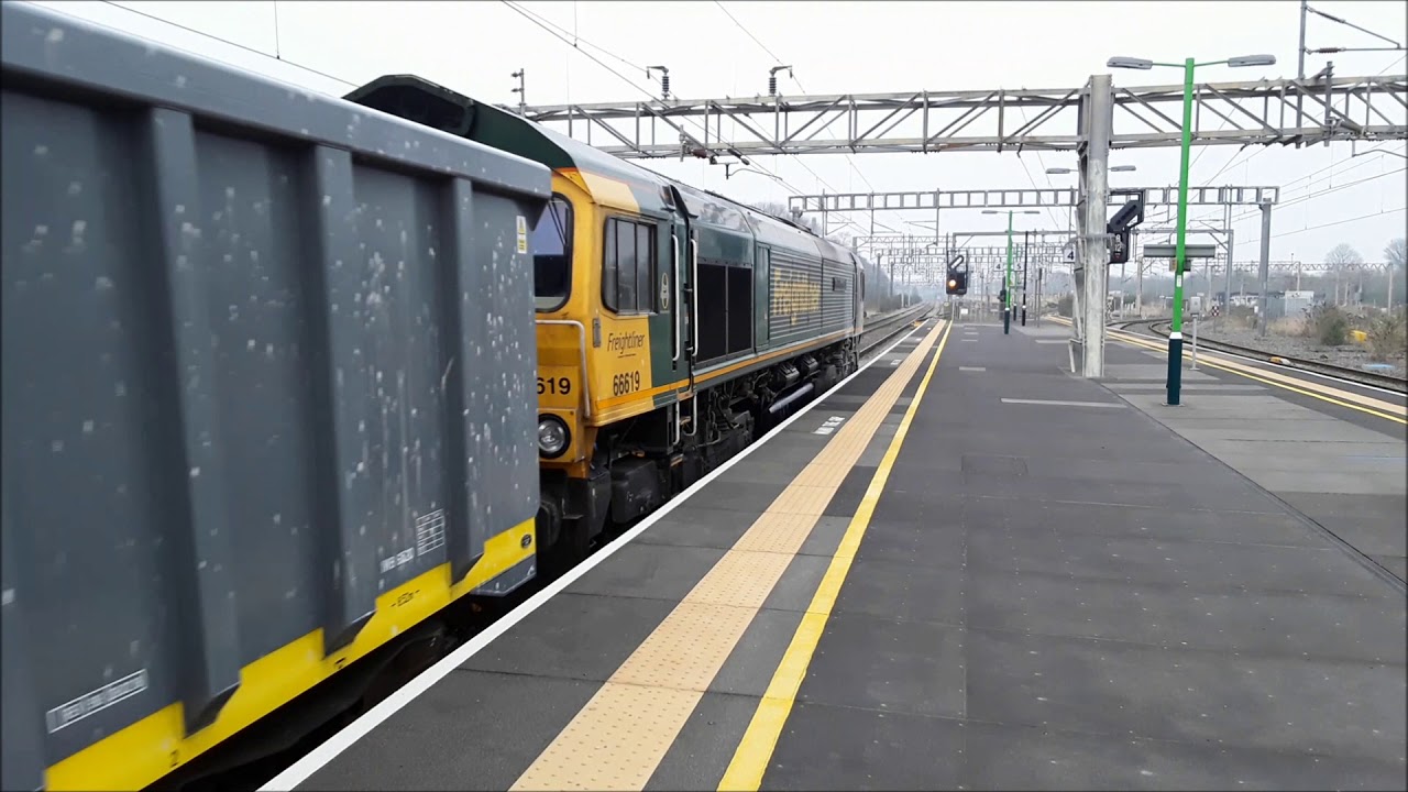 Trains at: Bletchley, WCML, 08/04/19