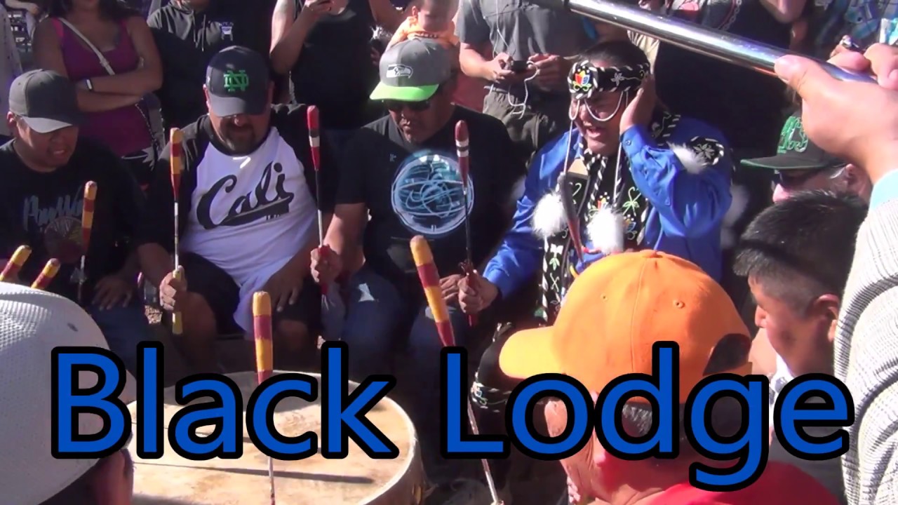 Black Lodge @ Kainai Powwow 2016 (Horse Stealing Song)