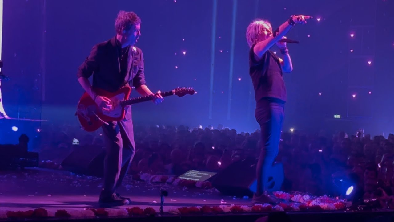 Indochine - Miss Paramount (Live Arena Tour 2&egrave;me Vague at Ark&eacute;a Arena, Bordeaux 6 - 05/12/2025)