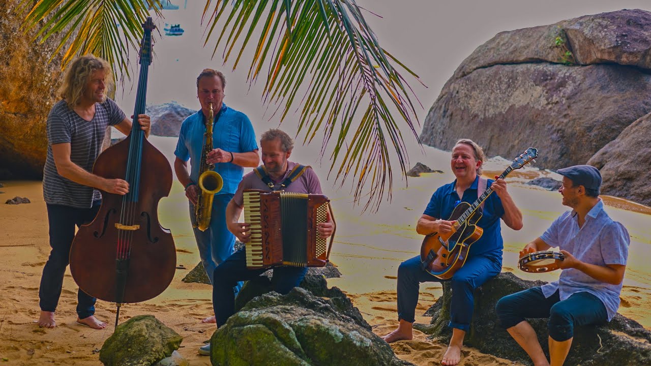 Quadro Nuevo is HAPPY DELUXE in Rio!