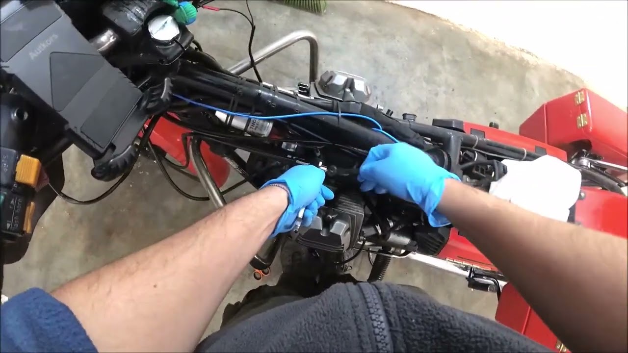 Sostituzione tubo freno Moto Guzzi V35 II 1981