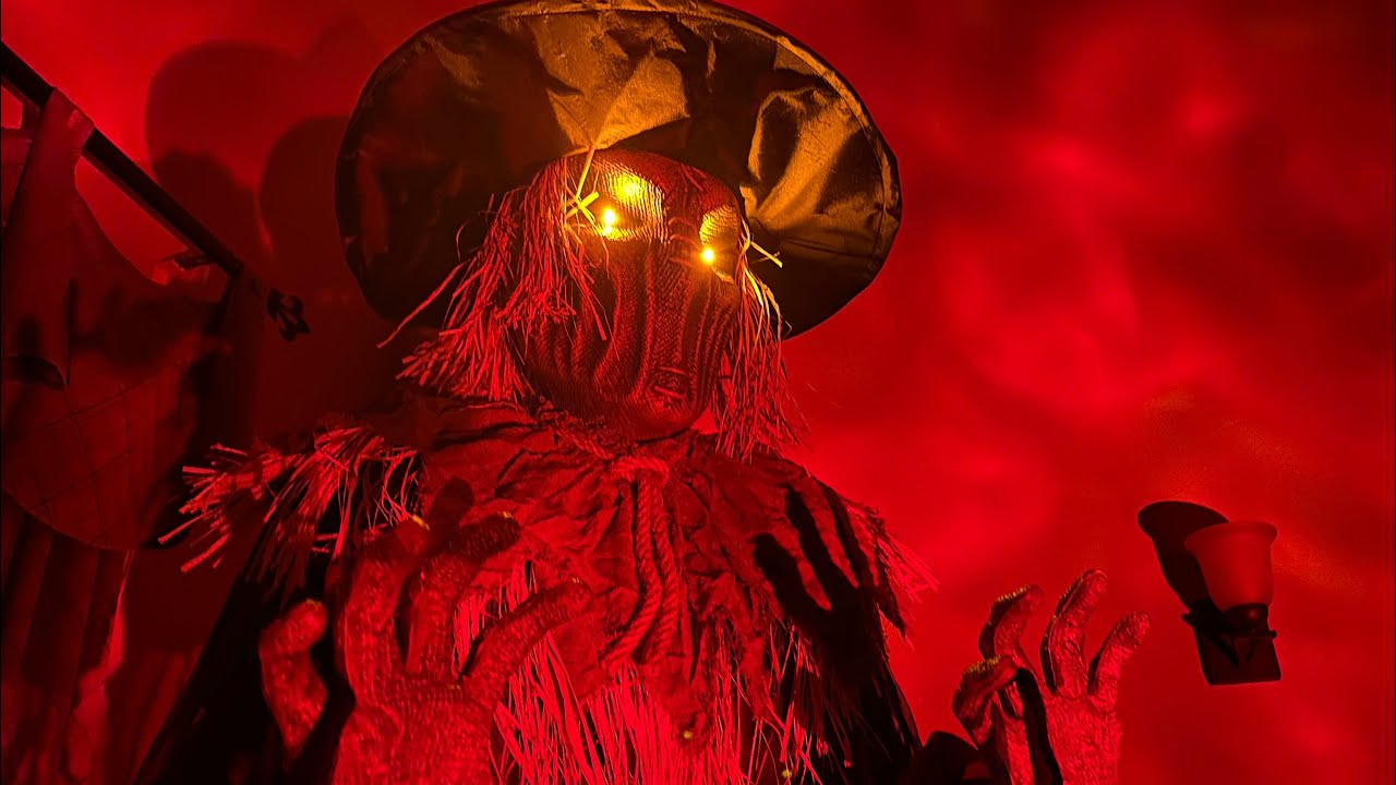 Spirit Halloween Sinister Strawman demo