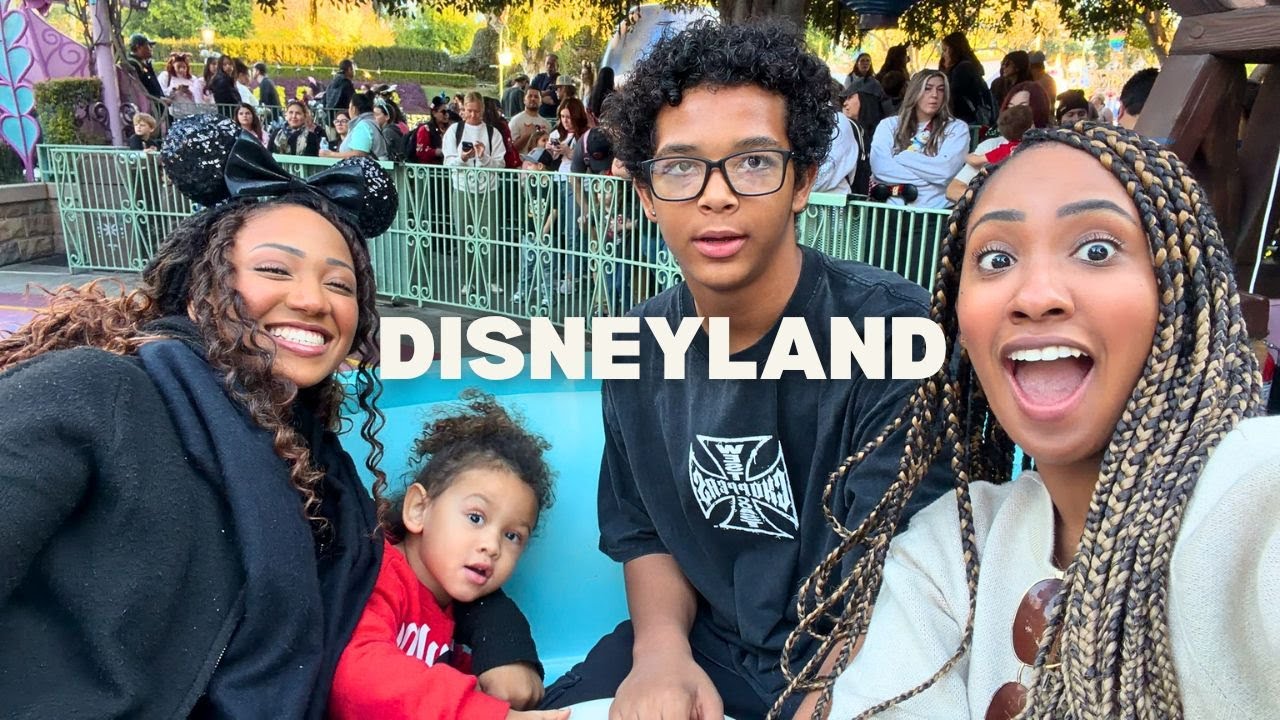 A Perfect Day at Disneyland: Food, Rides & Vibes ✨