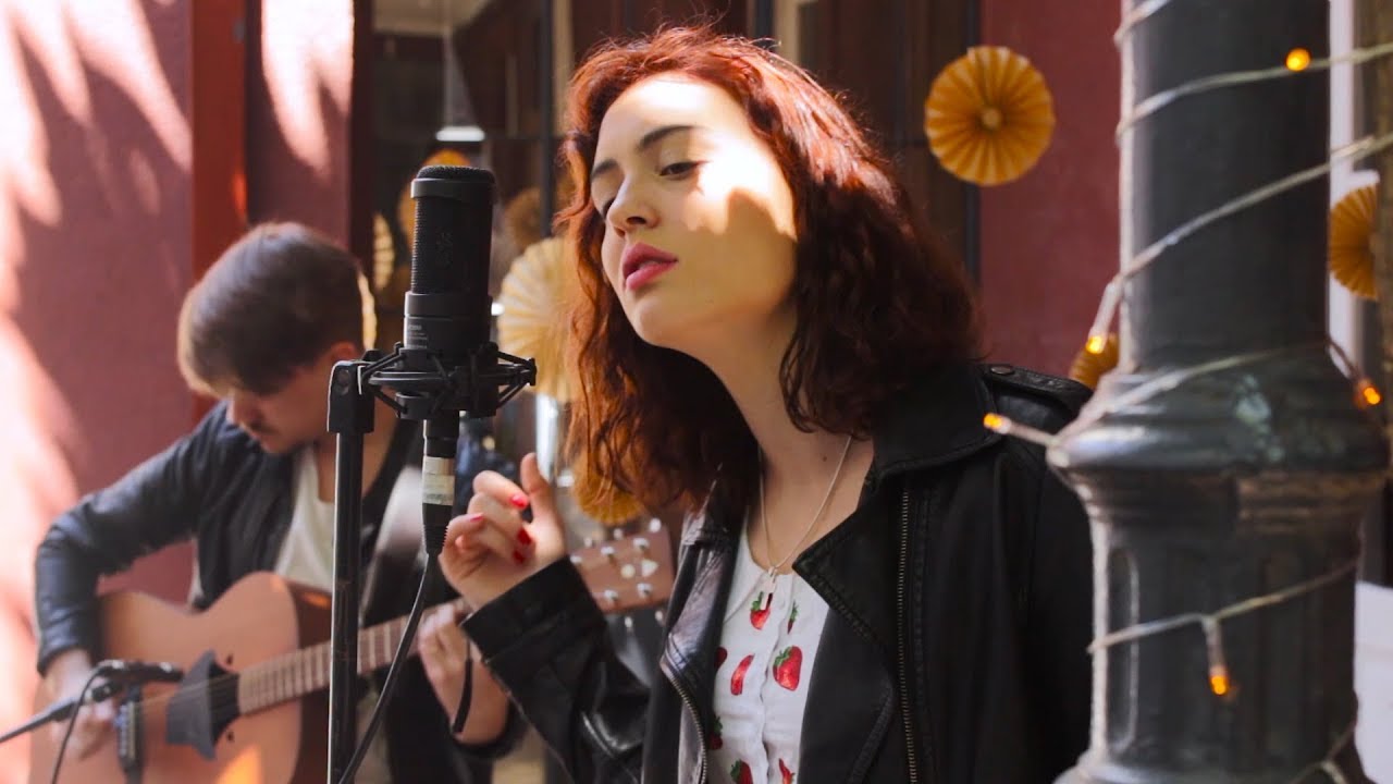 Victoria Bernardi - Vuelan los Zapatos - Acústicos De Atar #50