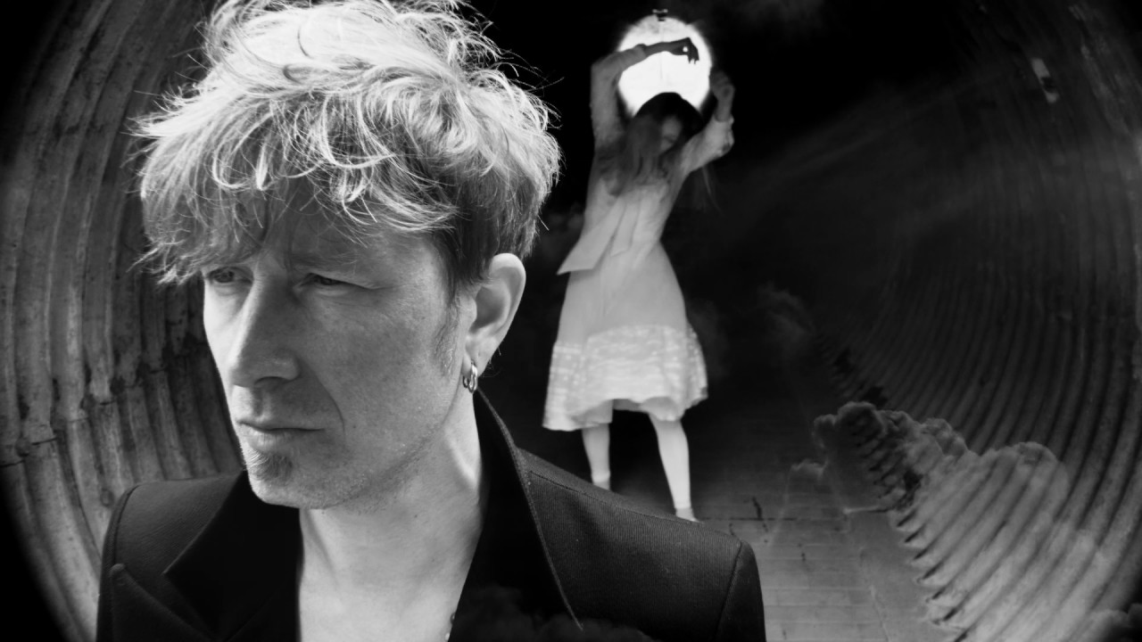 Stef Kamil Carlens - Empty World