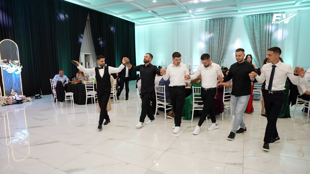 Dhëndrri merr vallen bashk me Shoqërinë në dasmën e tijë // Erlind Vaja Production