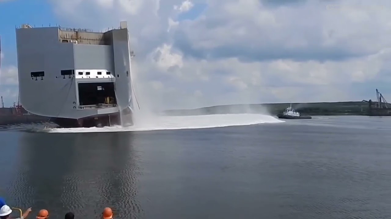 Sideways Ship Launch | Ship launching