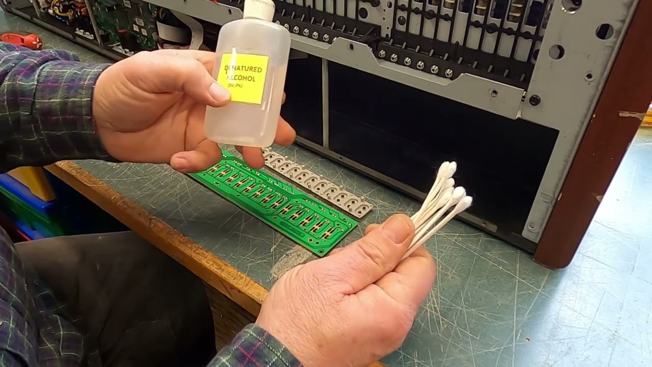 Hammond XK1 Key Contact Cleaning and Battery Location