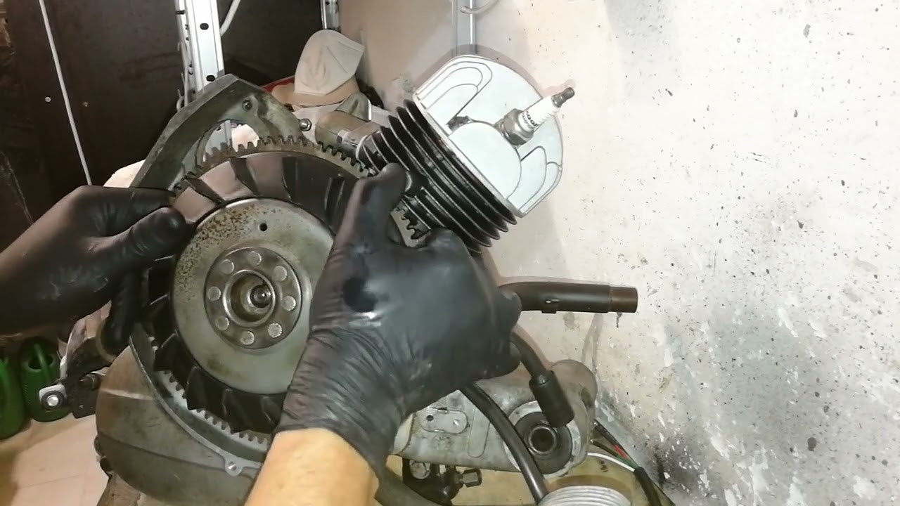 montaggio statore campana bobina su Vespa HP 50