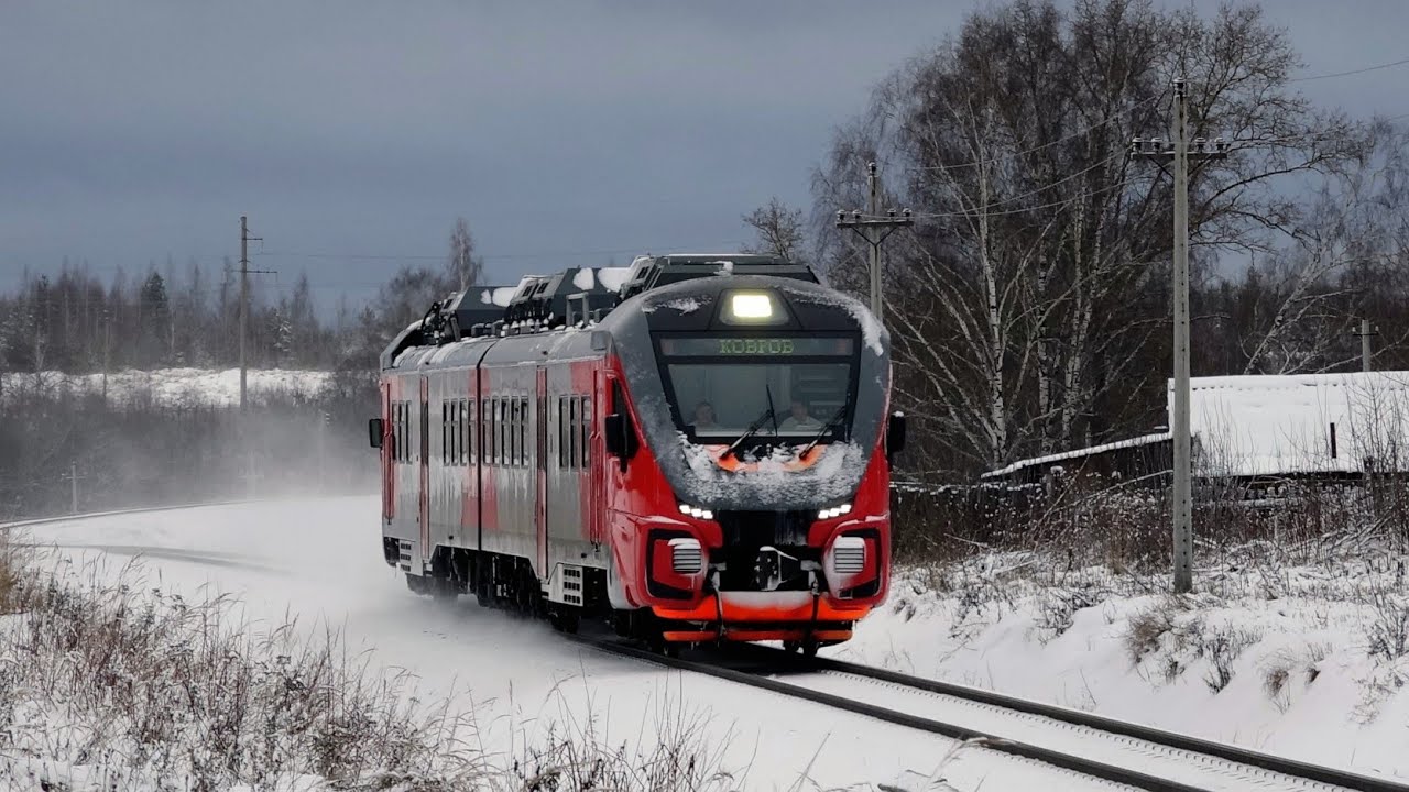 РА3-028 сообщением Иваново - Ковров следует по перегону Ворожино - Шуя Северной железной дороги