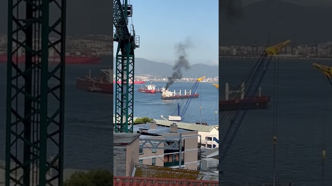 Massive fumes coming from a ship in the strait&hellip;&hellip;.grrr
