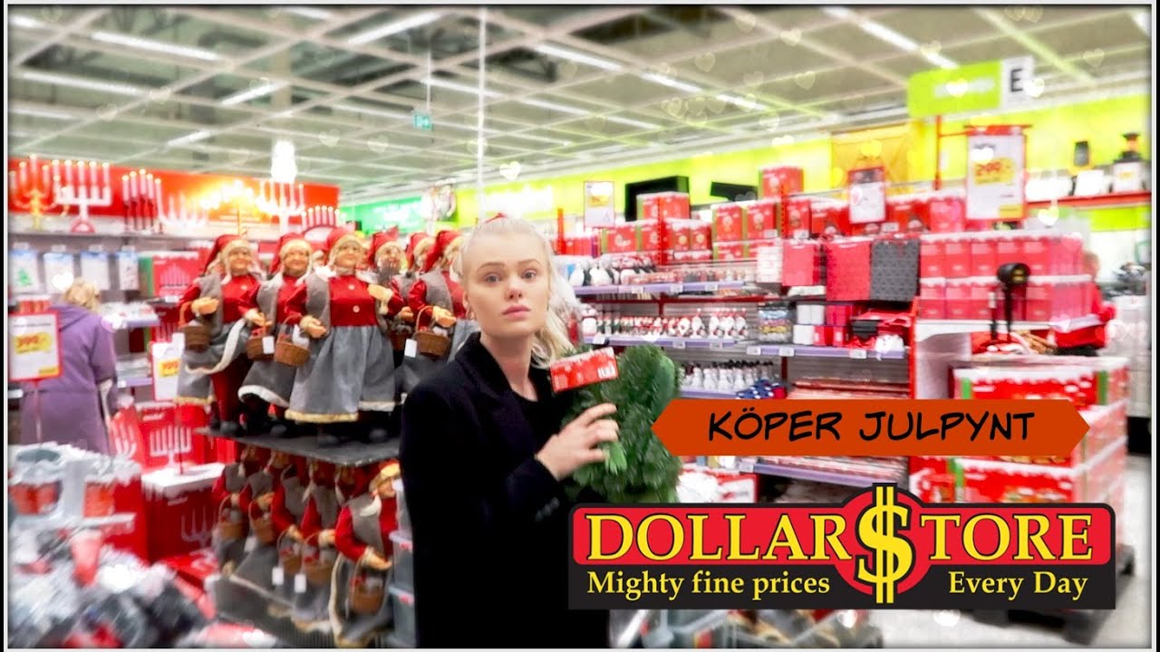 Shoppar julpynt på DOLLARSTORE