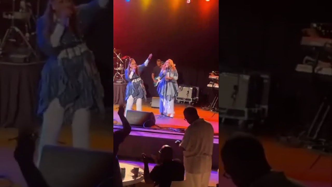Clark Sisters Hallelujah (Dorinda goes in)