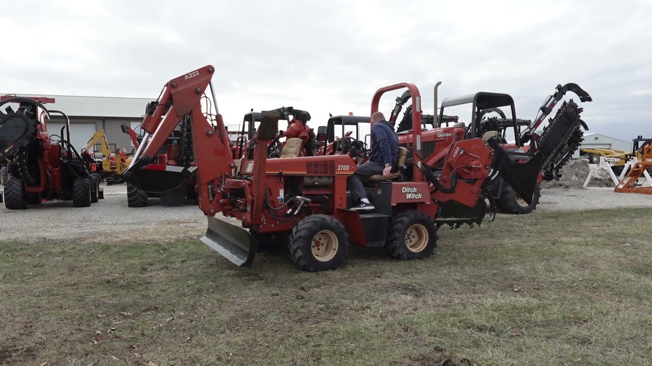 DITCH WITCH 3700 Ride-On Trencher & Vibratory Plow.